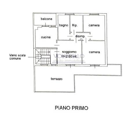 CANTU' vendiamo TRILOCALE al primo piano a reddito